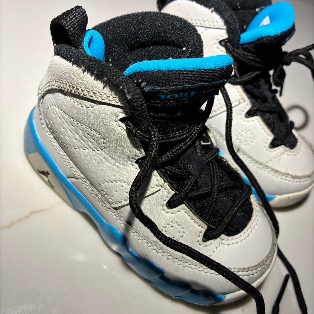 Jordan Kids' Black and White Sneakers with Blue Accents - Picture 2 of 7